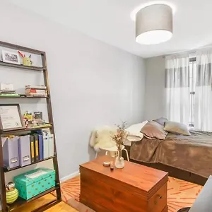 apt-private-room-in-4-bedroom-ground-near-subway.us-newyorkcity.com/